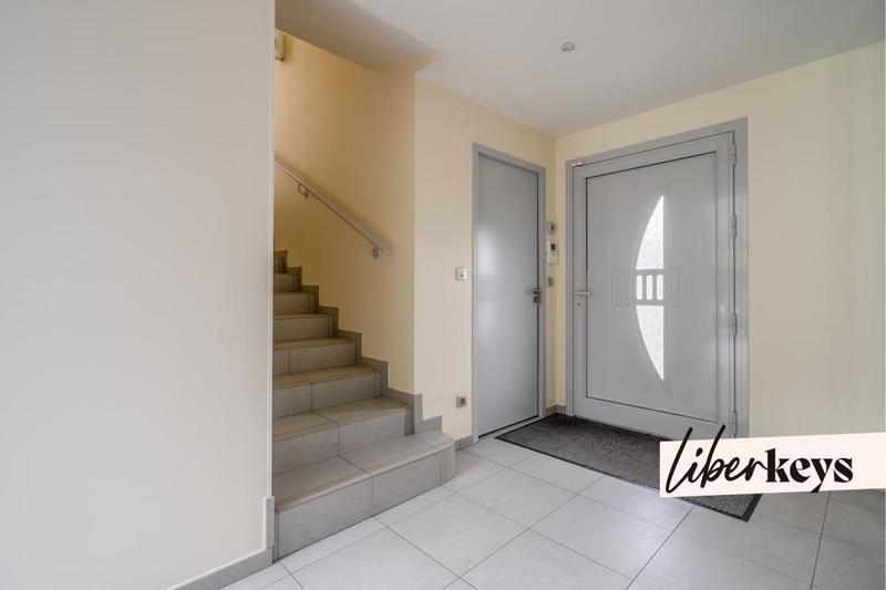 Maison - 210 m² - 7 pièces