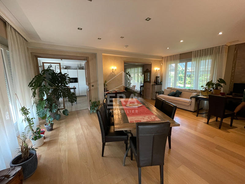 Maison - 224 m² - 7 pièces