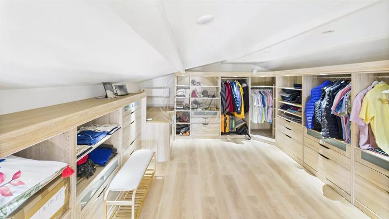 Viager - Maison - 307 m² - 6 pièces