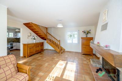 Maison traditionnelle - 109 m² - 5 pièces