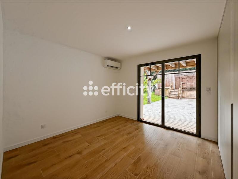 Villa - 273 m² - 8 pièces