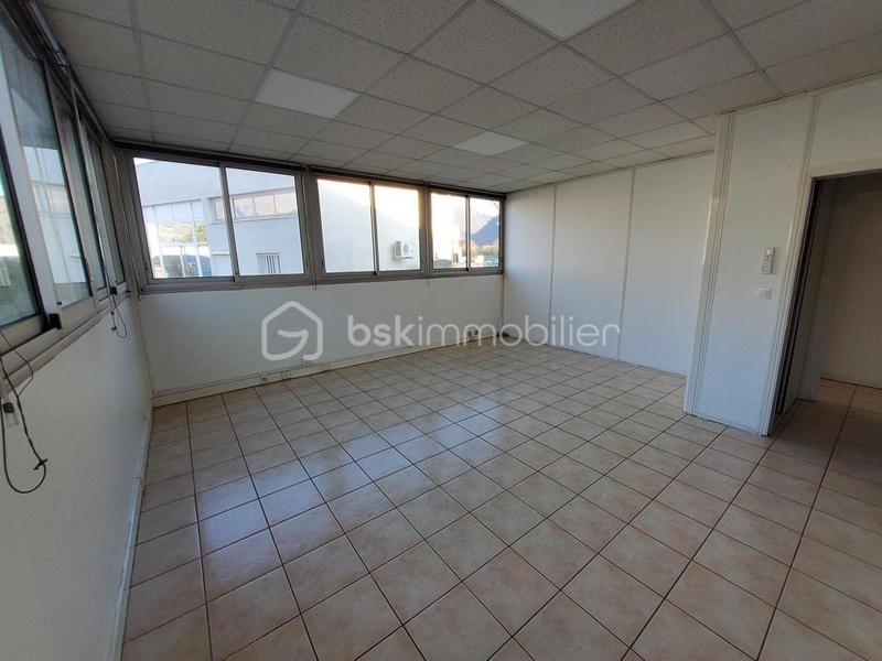 Bureau - 147 m² - 8 pièces