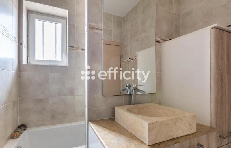 Villa - 181 m² - 7 pièces