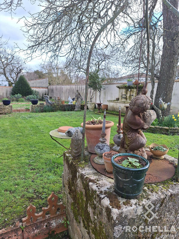 Maison ancienne - 255 m² - 8 pièces