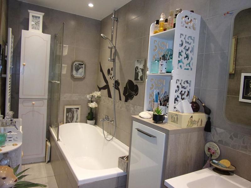 Maison - 230 m² - 12 pièces