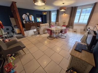 Maison - 637 m² - 20 pièces