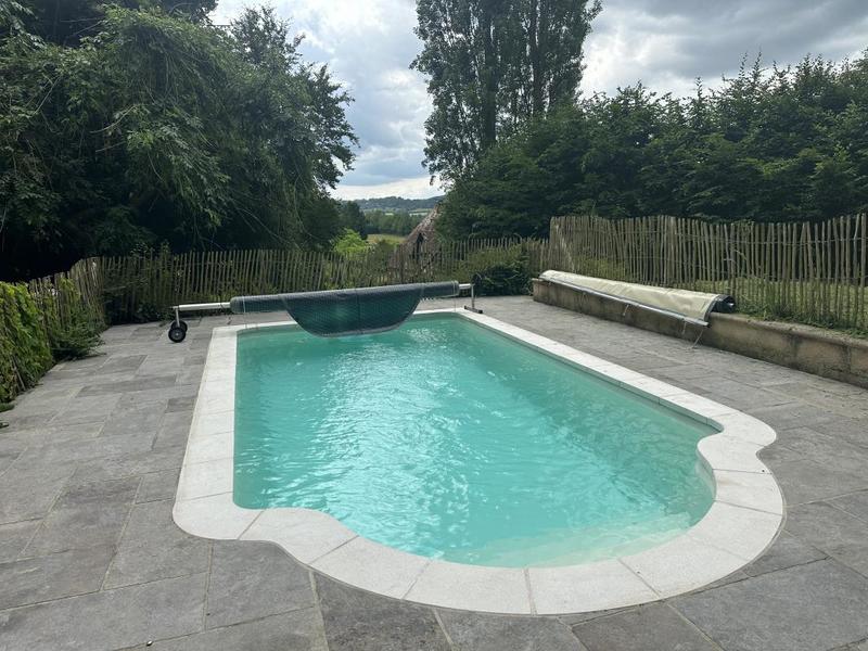 Maison - 420 m² - 12 pièces