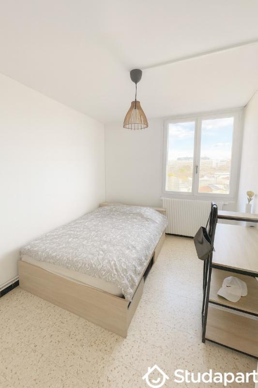 Chambre - 11 m² - 1 pièce