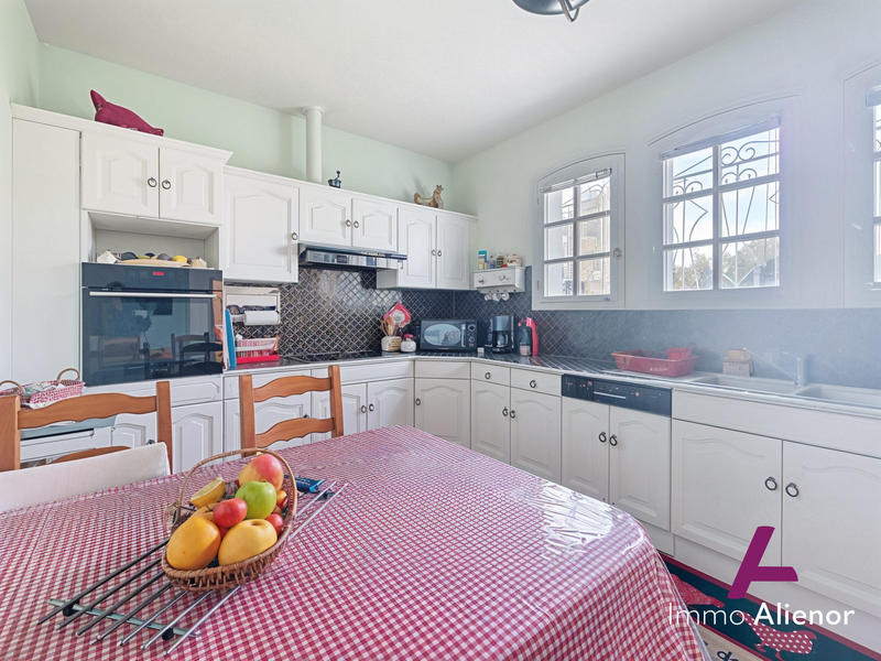 Maison traditionnelle - 160 m² - 6 pièces