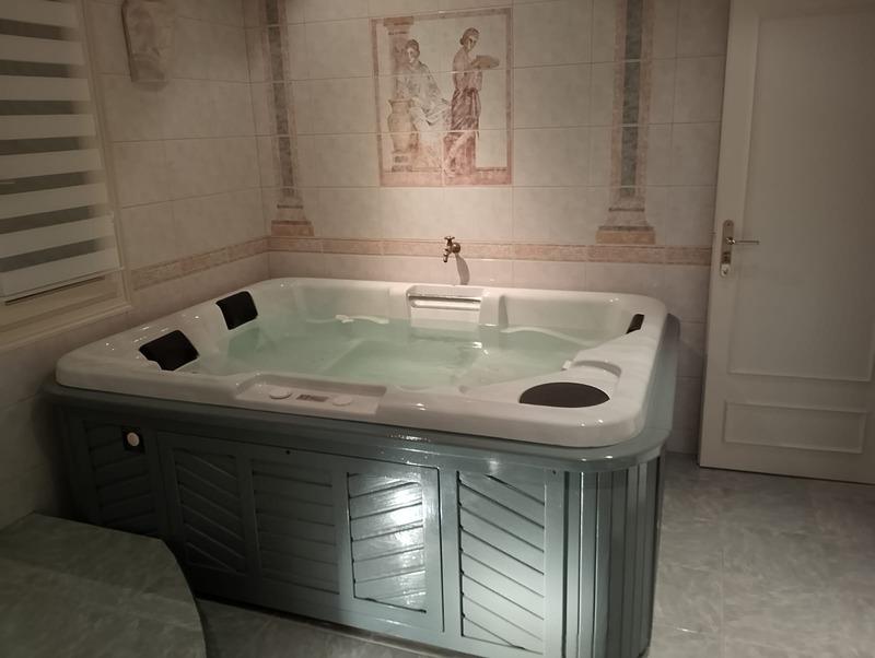 Maison - 210 m² - 6 pièces