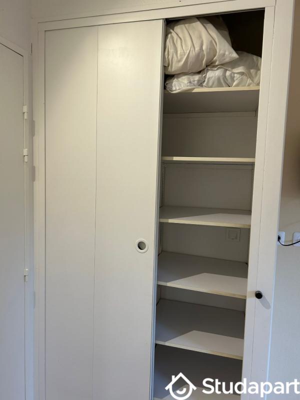 Chambre - 13 m² - 1 pièce