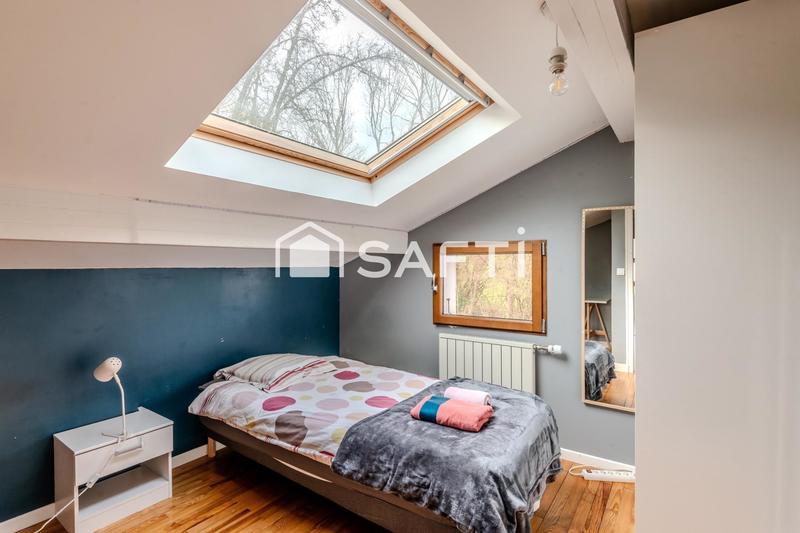 Maison - 230 m² - 7 pièces