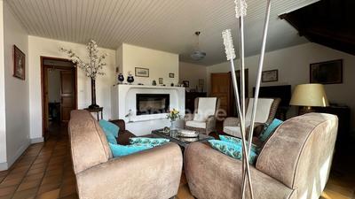 Maison - 200 m² - 8 pièces