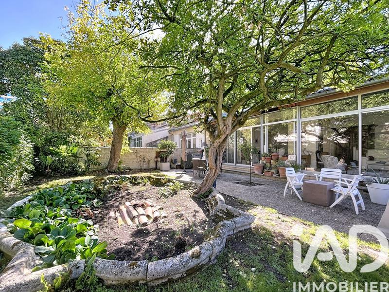 Maison - 209 m² - 7 pièces