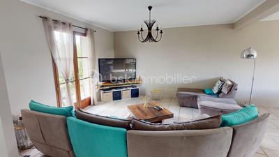 Maison - 163 m² - 7 pièces