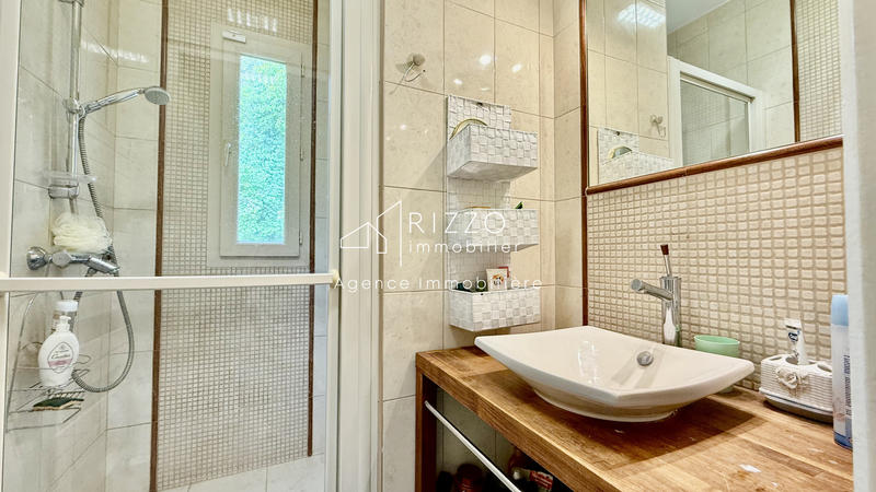 Maison - 302 m² - 8 pièces