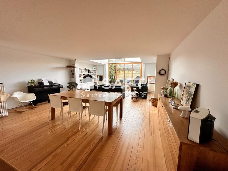 Maison - 160 m² - 5 pièces