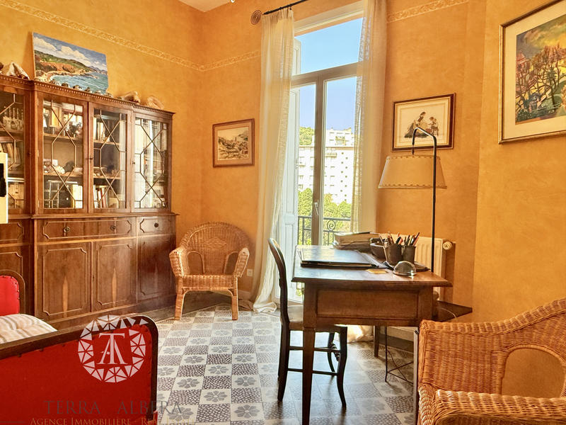 Villa - 219 m² - 10 pièces