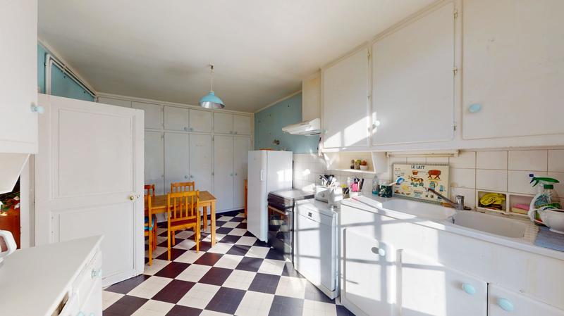 Maison en pierre - 251 m² - 10 pièces