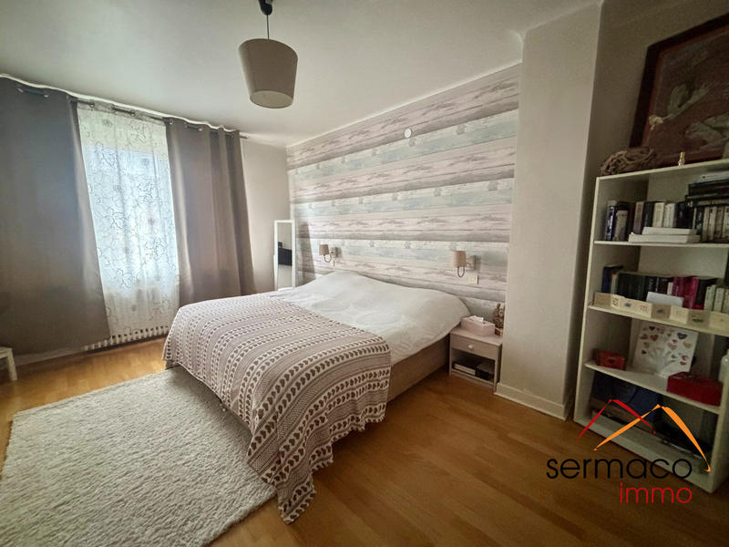 Maison - 212 m² - 11 pièces