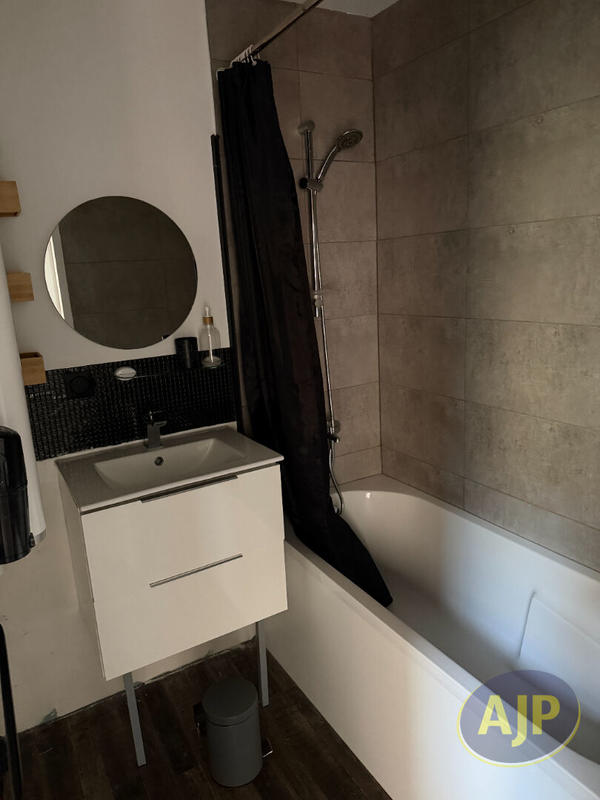 Maison - 16 m² - 1 pièce