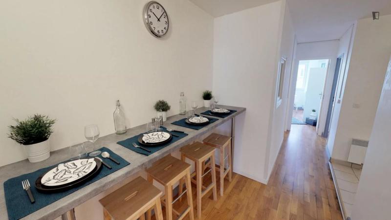 Chambre - 11 m² - 4 pièces