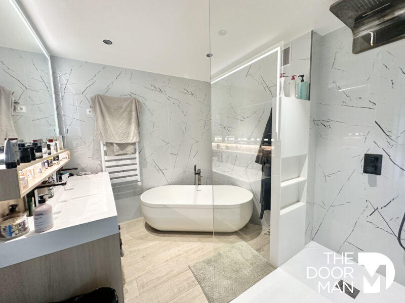 Appartement - 140 m² - 6 pièces