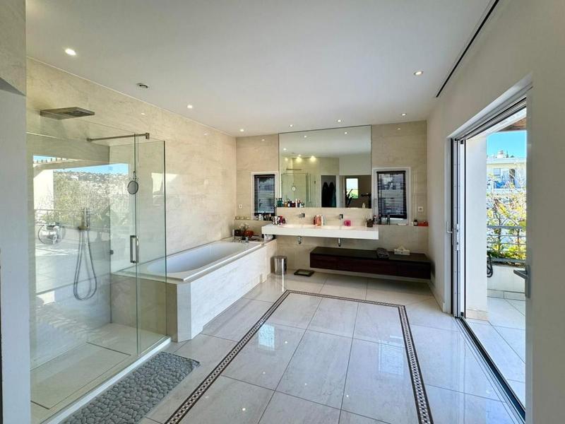 Maison d'architecte - 300 m² - 6 pièces