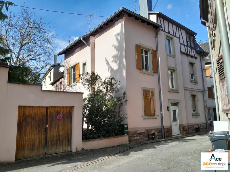 Maison - 212 m² - 9 pièces