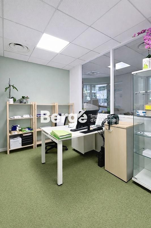 Bureau - 143 m²