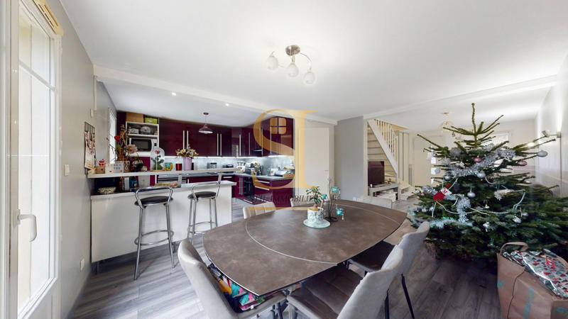 Maison - 85 m² - 4 pièces