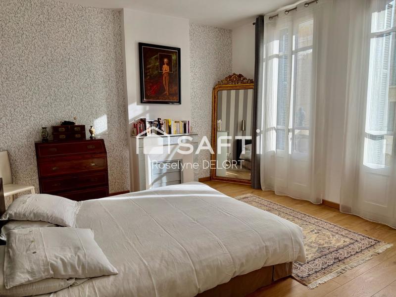 Maison de maîtres - 210 m² - 9 pièces