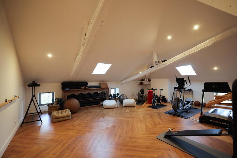 Maison - 404 m² - 9 pièces