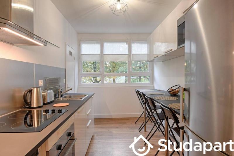 Chambre - 12 m² - 1 pièce