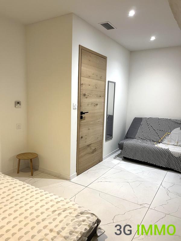 Maison - 244 m² - 9 pièces