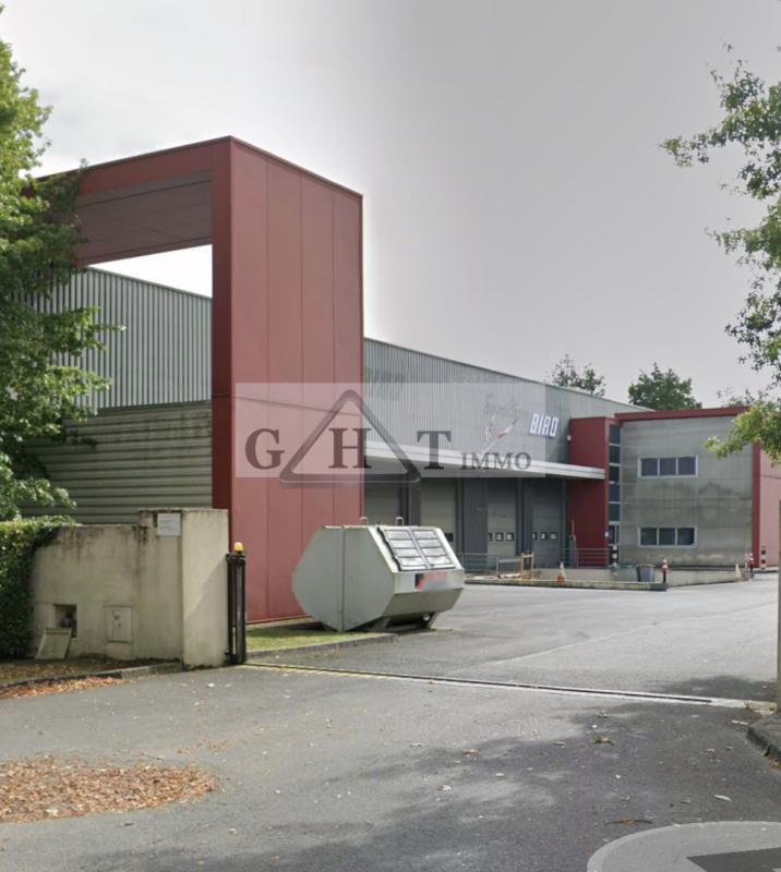 Entrepôt - 1 961 m²