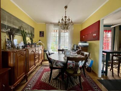 Maison traditionnelle - 87 m² - 5 pièces