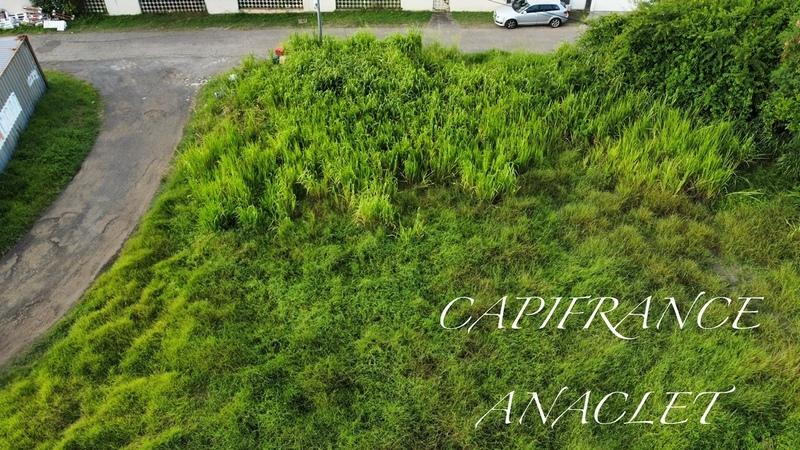 Terrain constructible - 698 m²