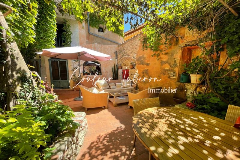 Maison de village - 239 m² - 8 pièces