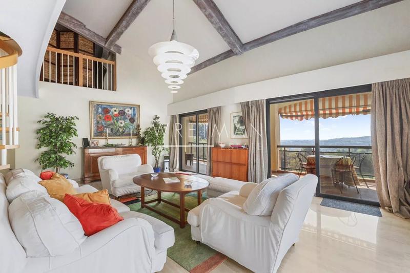 Appartement - 159 m² - 5 pièces