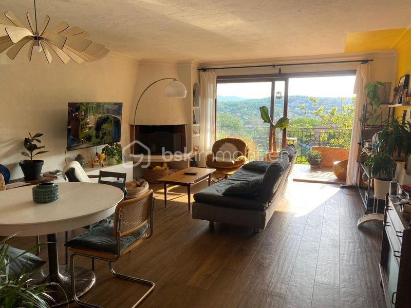 Appartement - 85 m² - 4 pièces