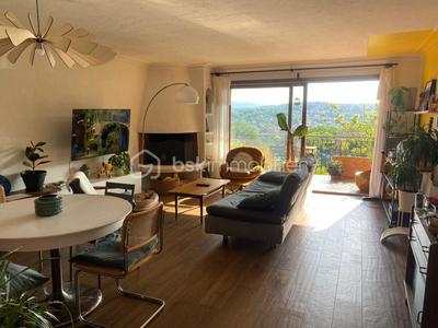 Appartement - 85 m² - 4 pièces