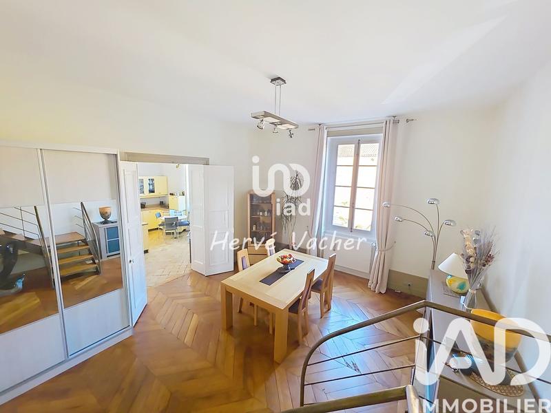 Appartement - 184 m² - 6 pièces