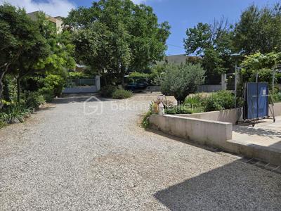 Villa - 300 m² - 8 pièces