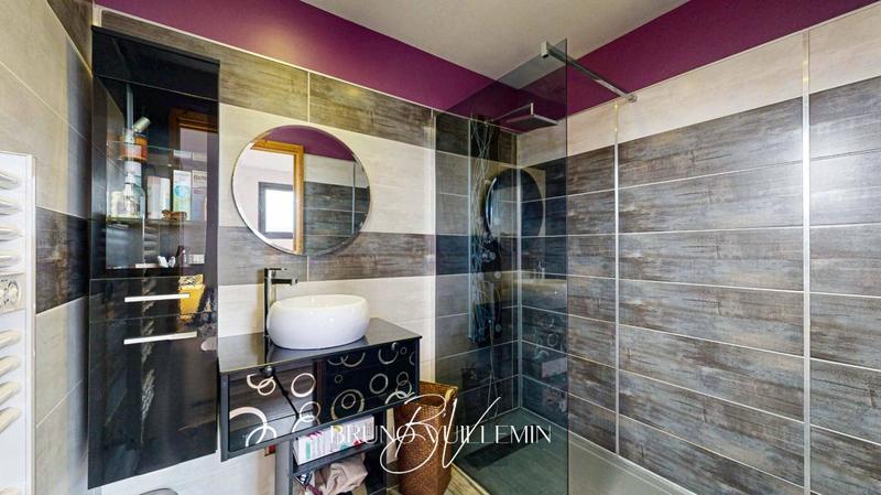 Villa - 251 m² - 8 pièces