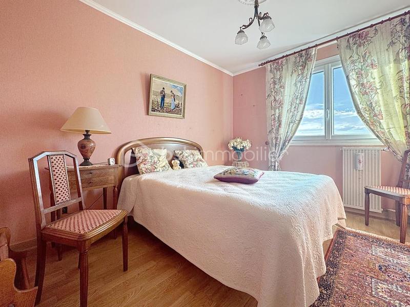 Appartement - 94 m² - 5 pièces