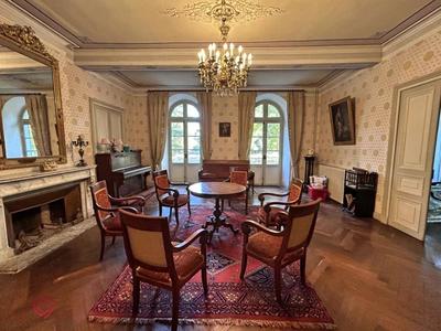 Propriété - 339 m² - 11 pièces