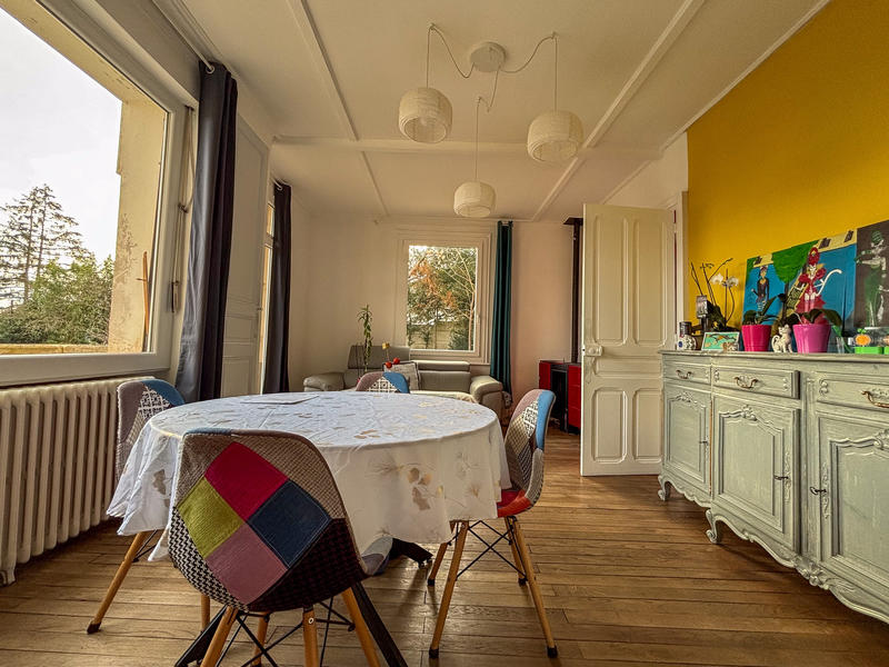 Propriété - 280 m² - 12 pièces