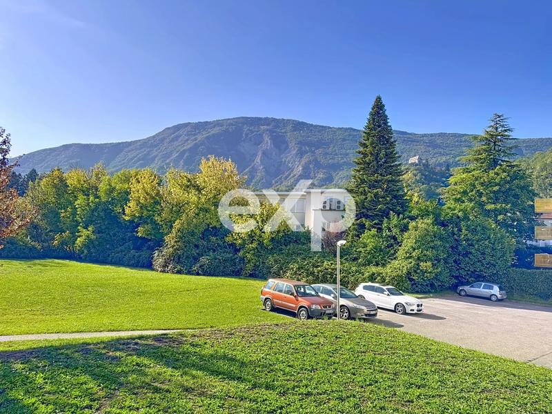 Appartement - 101 m² - 5 pièces