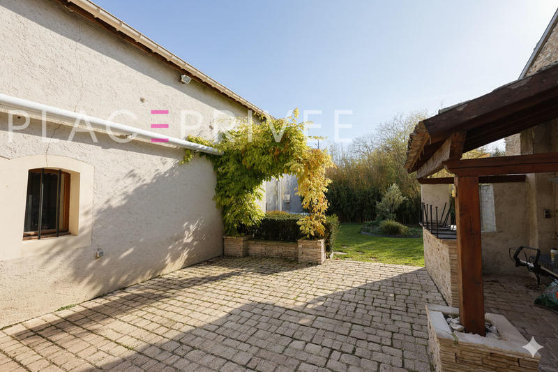 Maison - 296 m² - 7 pièces